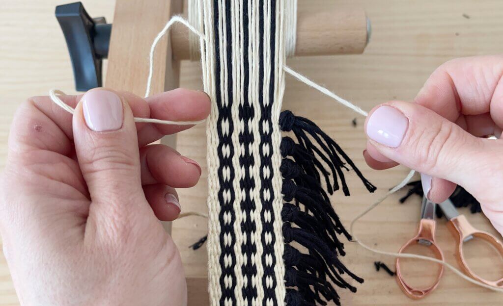 Tejiendo con telar inkle